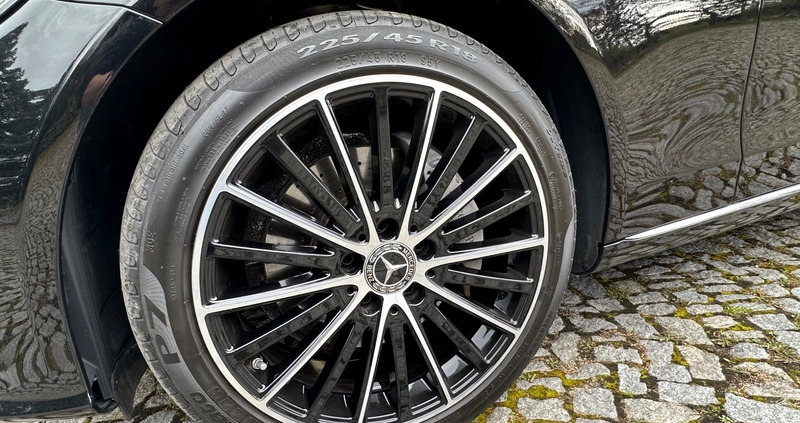 Mercedes-Benz Klasa C cena 123000 przebieg: 114000, rok produkcji 2019 z Krośniewice małe 137